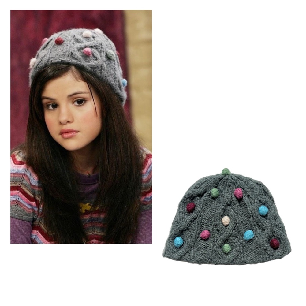ASO Alex Russo pompom beanie, Wizards Of Waverly Place Season 1, Episode 6